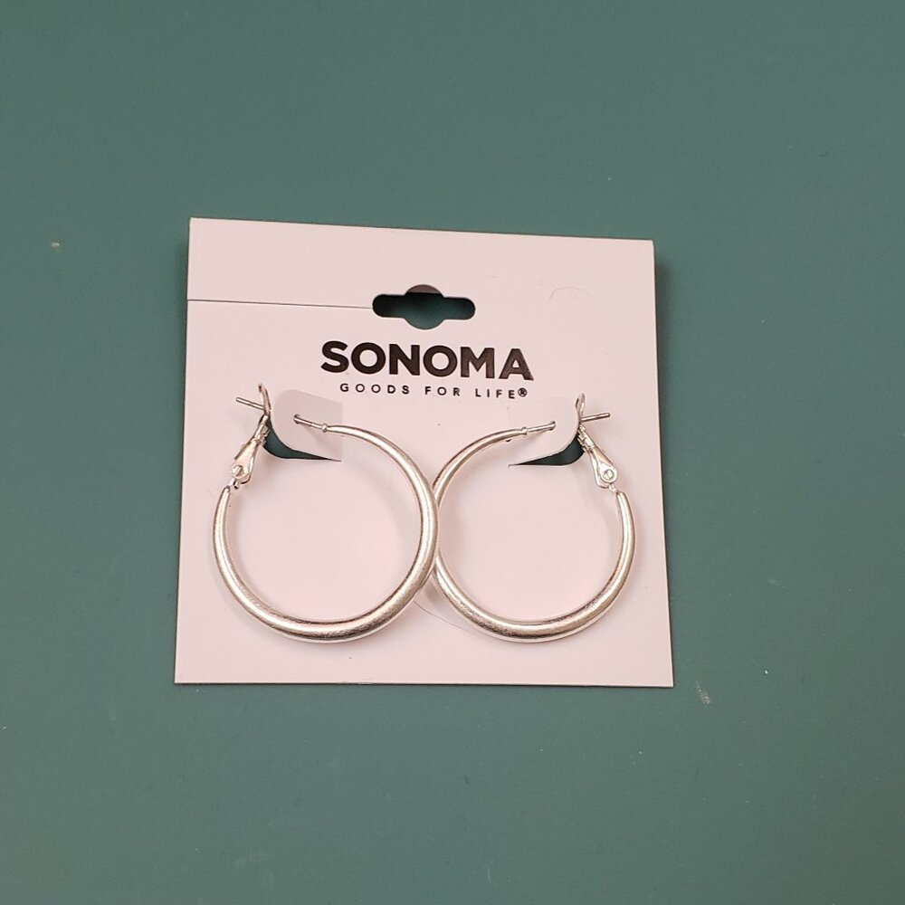 Sonoma, NWT, silver tone hoop lever back fashion pierced earrings